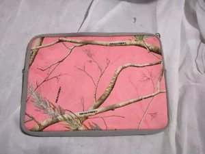 Realtree Camo Pink and Green Laptop protective Carrying Case 11x16 - Picture 1 of 3