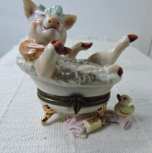 Studio USA Pig in a bathtub trinket box with soap and rubber ducky 1990 - Picture 1 of 10