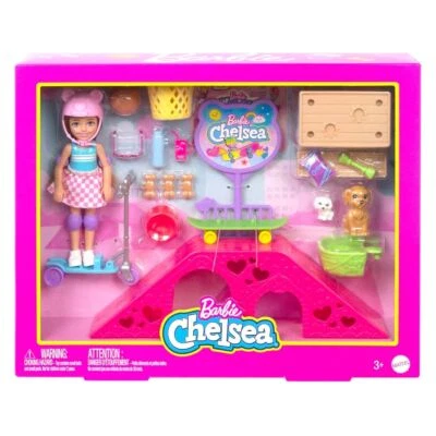 Mattel HJY35 - Barbie - Chelsea - Skatepark: Chelsea+Skateboard+15 Zubehörteilen - Bild 1 von 3