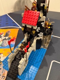 LEGO Castle: Wolfpack Tower (6075) Complete w/Instructions - free shipping!