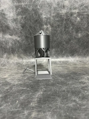 Cubo de granos con rampa de descarga Foto 1 de 4