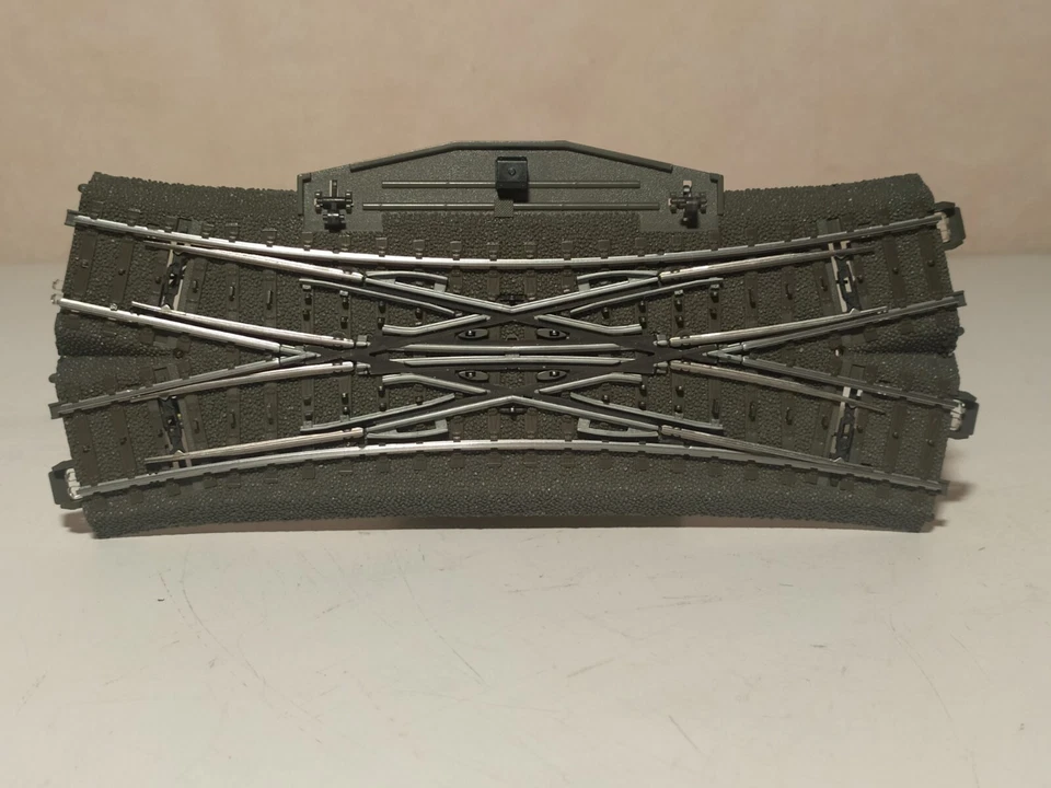 Märklin HO - 24620 - Scambio doppio C inglese, con motore e luci - nuovo S2 - Immagine 1 di 3