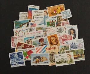 1981-1983 LOT OF 31 SINGLES UNUSED LIGHTLY HINGED - Picture 1 of 1