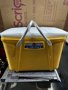 Vintage Poloron Alpine Ice Chest Yellow Cooler Aluminum Handles - Picture 1 of 6