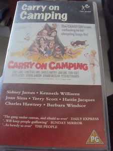 CARRY ON CAMPING- EX UK CARLTON FILMS CLASSIC VHS PG VIDEO - Zdjęcie 1 z 3