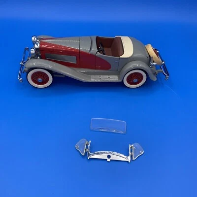 Danbury Mint 1935 Duesenberg SSJ Convertible  1:24 scale Gray/Red Damage - Image 1 of 4