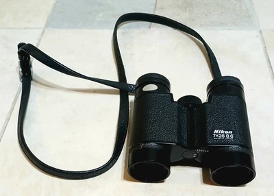 Great Working Black NIKON 7 X 26 Field 8.6 Compact Binoculars With Leather Strap - Image 1 of 4