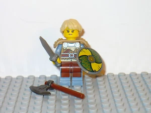 LEGO Castillo Vikingo Minifigura Mujer Guerrera Escudo Verde Espada Hacha 21343 31132 - Imagen 1 de 2