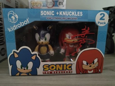Mini figuras de vinilo de Sonic and Knuckles Kidrobot Sega firmadas por Japanese Voice Act Foto 1 de 2