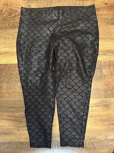 Torrid Mermaid Scale Crop Leggings Women's Plus 3 Black Iridescent Stretch - Picture 1 of 4