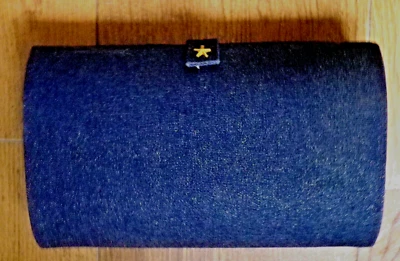 Pochette GUERLAIN en toile bleue sur coque dure - Photo 1/3