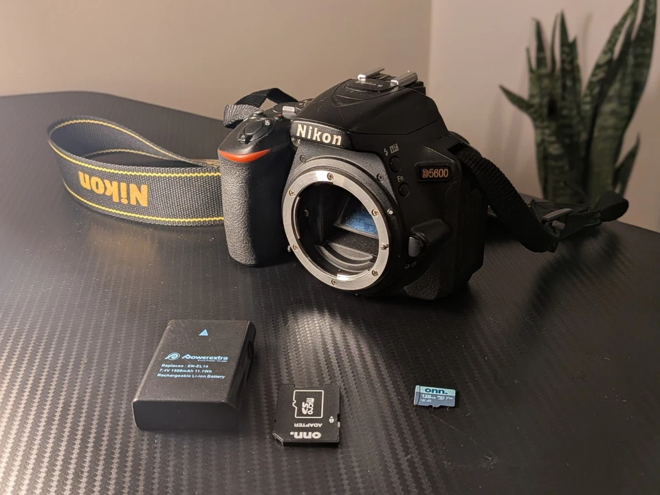 Nikon D5600 24.2 MP Digital SLR Camera W/ 128GB SD & Battery - Works Perfectly  - Image 1 of 4