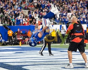 Cam Skattebo Touchdown Flip New York Giants 8x10 NFL Football Foto - Bild 1 von 1