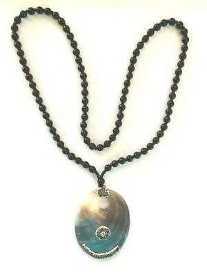 M29663 NATURAL GRAY SHELL CRYSTAL PAVE OVAL PENDANT BLACK BEAD NECKLACE - Image 1 of 2