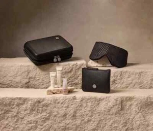 NEW EVA AIR Giorgio Armani Business Royal Laurel Class Toiletry Case Amenity Kit - Picture 1 of 2