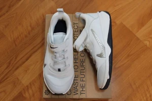 NEW BOYS NIKE SZ 2 SHOES OMNI - Picture 1 of 6