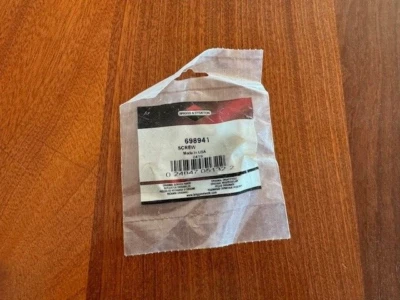 Nuevo Sellado OEM Briggs & Stratton 698941 TORNILLO DE ESCAPE / PERNO Foto 1 de 2