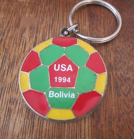 VINTAGE 1994 WORLD CUP USA, BOLIVIA SOCCER/FÚTBOL NATIONAL TEAM KEYCHAIN/RING Cover