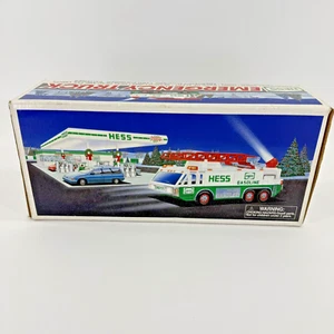 Hess 1996 Emergency Fire Truck Toy Collectible with Electric Flashlights Boxed - Imagen 1 de 16