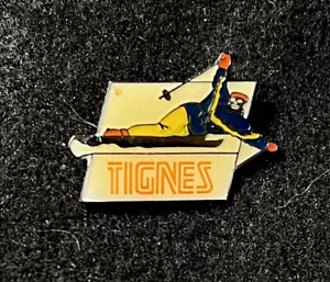 TIGNES Ski Pin Badge Val d'Isère FRANCE Resort Souvenir Travel Lapel - Picture 1 of 3