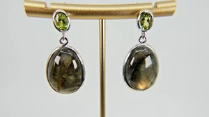 Pendientes colgantes Estate de labradorita y peridoto hechos a mano en plata de ley - Imagen 1 de 8