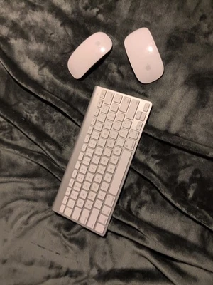 Apple Magic Keyboard & Magic Mouse Lot (4) A1314 A1296 BluetoothWireless Genuine - Image 1 of 4