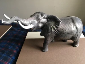 BESWICK ELEPHANT ( LARGE ) 9 INCH TALL - Picture 1 of 3