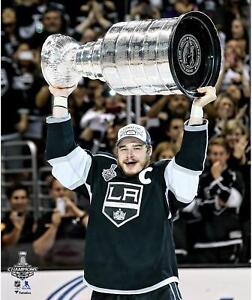 Dustin Brown Los Angeles Kings Unsigned 2014 SC Champs Raising Cup Photo