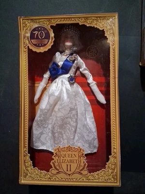 Mattel Queen Elizabeth II Signature Elizabeth II 15 inch Fashion Doll - HCB96
