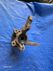 85 86 87 88 89 90 LEBARON RIGHT FRONT HUB AND KNUCKLE 107694 - Picture 1 of 3