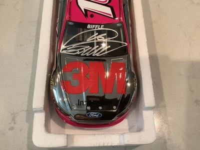 格雷格·比弗莱亲笔签名 2013 福特 FUSION 3M 粉色铬压铸和卡 — 第 1/4 张图片