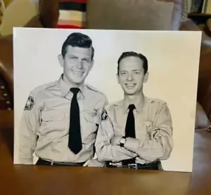 Andy Taylor und Barney Fife von der Andy Griffith Show 8"" x 10"" B&W Foto - Bild 1 von 2