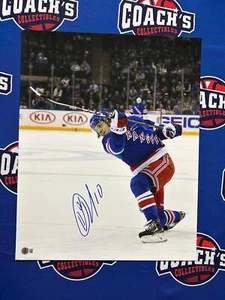 Artemi Panarin Autographed 16x20 Photo (Beckett) - Picture 1 of 1