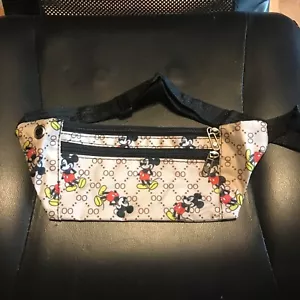 MICKEY MOUSE FANNY PACK. BRAND NEW - Picture 1 of 2