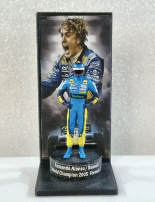 Figura 1/43 Fernando Alonso Renault 2005 Campeón del Mundo Fórmula 1 + Podio Foto 1 de 4