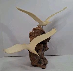 John Perry Sculpture 2 Seagulls On A Driftwood Base - Picture 1 of 5