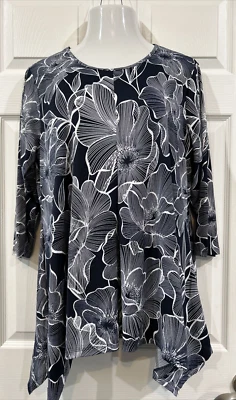Sunny Leigh Women XL  Blue & White Floral Print Knit Stretch Tunic Top Blouse - Image 1 of 4