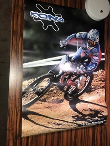 POSTER KONA CON TRACY MOSELEY - Foto 1 di 3