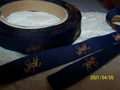 Ancien ruban. Décor chevaux au fil de soie. Bleu marine. Vendu au mètre. N°151 - Photo 1/4