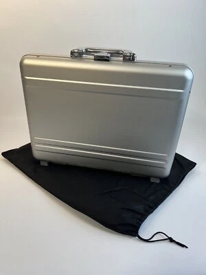 MALETÍN INTERIOR ALUMINIO NUEVO PERSONALIZADO SIN TERMINAR OFERTA O SIN OFERTA UTILERÍA ORIGINAL Foto 1 de 4