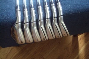 Lefty Taylormade Sim 2 Max irons 5-PW, AW KBS Max MT 85g regular steel -1/4" - Picture 1 of 7