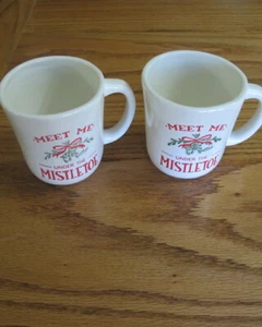 2 DEMDACO Meet Me Under The Mistletoe Mug Christmas Coffee Chocolate Tea Cup - Picture 1 of 3