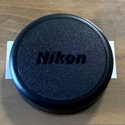 Binoculares con tapa de objetivo NIKON 37A# Foto 1 de 2