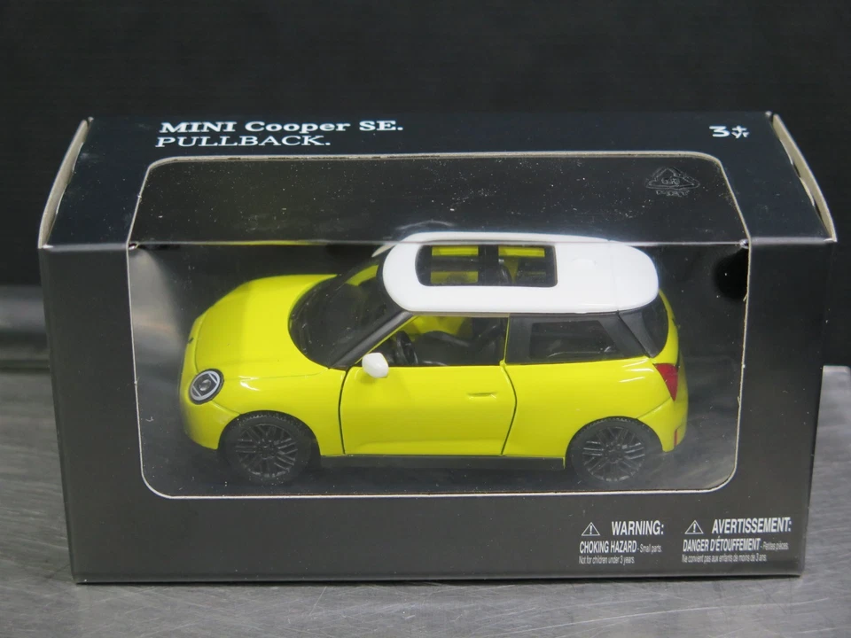 Coche de juguete MINI Cooper SE Pull Back amarillo Foto 1 de 1