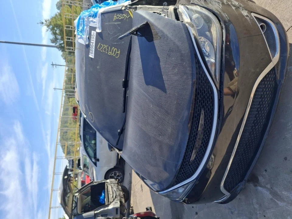 2018 Chrysler Pacifica Upper Grille Mesh Black Used 3703145 - Image 1 of 4