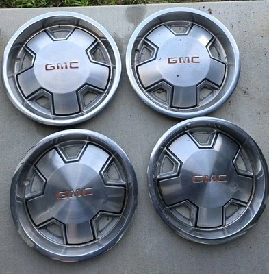 Juego de 4 tapacubos usados GMC S10, S15, Sonoma, Sprint (82-88) 14", 14035585, 3152 Foto 1 de 4