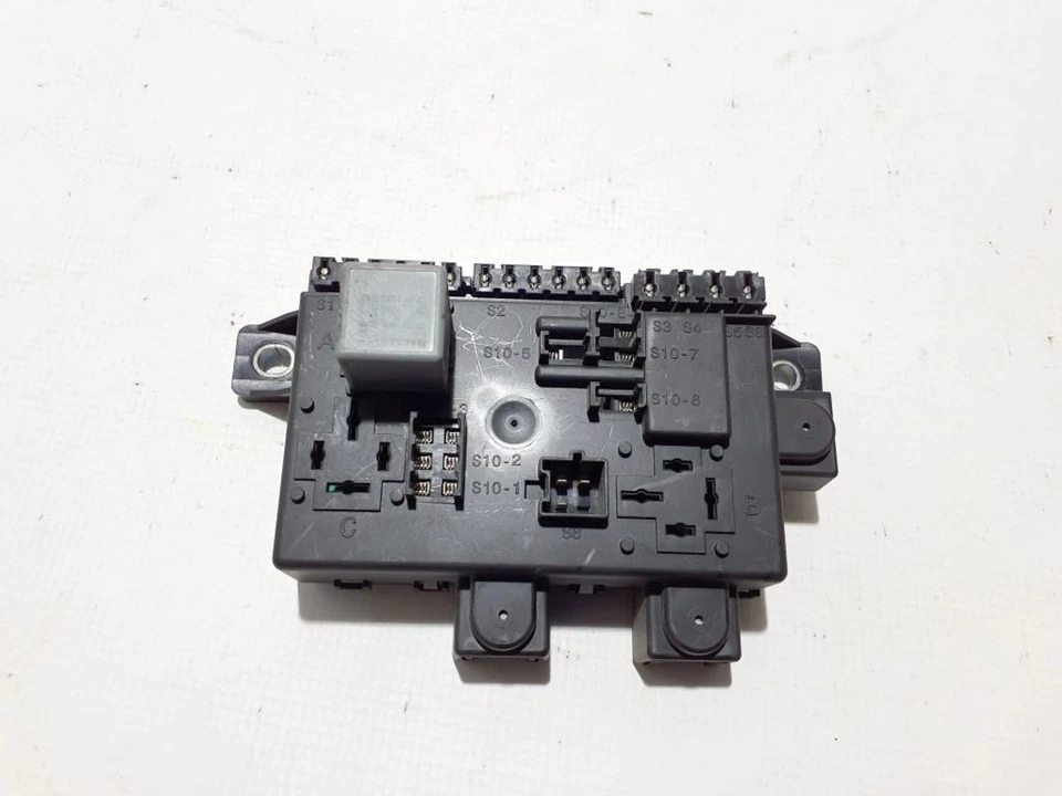 Mercedes-Benz Vito Viano W447 2015 Diesel Left Fuse Box A4479060400 - Image 1 of 3
