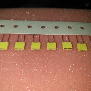 NOS THOMSON LCC 3.9nF 5mm 5% HI_END MKT MADE IN EUROPE CAPS FOR AUDIO ! 50PCS! - Picture 1 of 1