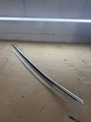 Chevrolet Malibu 2016-2025 puerta trasera derecha ventana cinturón moldura cromo OEM Foto 1 de 2