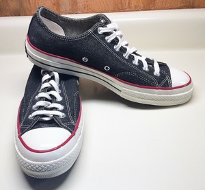converse black stripe
